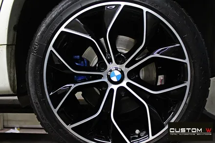BMW X4 휠 상처 수리 후 다이아몬드 컷팅 블랙 폴리시 휠 + 블루 캘리퍼 도색 / 용인 처인구