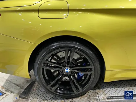 BMW F83 M4 컨버터블 437M 박리 후 블랙유광 휠도색 / 용인 처인구