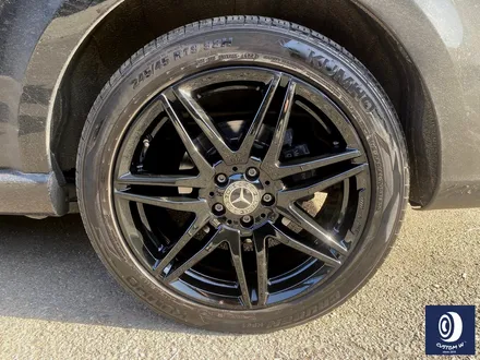 벤츠 V클래스 V300D 휠 상처 수리 후, 블랙 유광 휠도색 + 손상된 타이어 신품으로 교체 작업까지_! / 용인 처인구