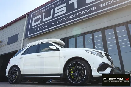 벤츠 GLE63AMG 잘 못된 휠수리 도색 이력이 있는 휠 박리 후 투톤 휠도색  재작업 ,  애시드 그린 (형광) 캘리퍼도색. / 용인 처인구