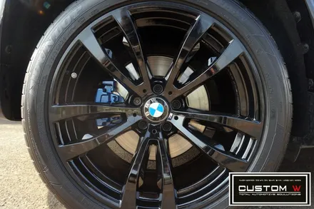 BMW X5 40D 부식이 심한 캘리퍼 부식 녹 제거후, 캘리퍼 도색 / 휠상처 수리후, 블랙유광 휠도색 까지.! 커스텀W / 용인 처인구