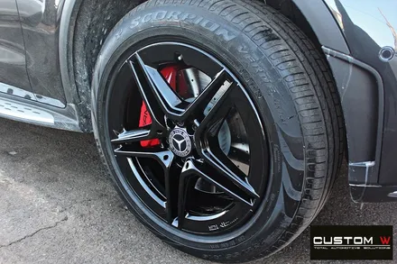 벤츠 GLC300e 휠 상처 수리 후 블랙유광 휠도색 + 레드 캘리퍼 도색 / 용인 처인구