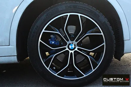 BMW X4 휠 상처 수리 후 다이아몬드 컷팅 블랙 폴리시 휠 + 블루 캘리퍼 도색 / 용인 처인구