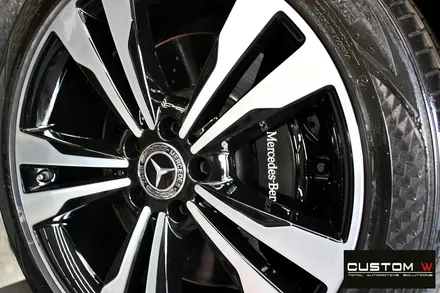 벤츠 S500 심각한 부식 / 녹 , 고착된 분진 지저분한 캘리퍼를 깔끔하고 고급지게 블랙 캘리퍼 도색 & 다이아몬드 컷팅 휠 상처 수리 후 블랙 폴리시 휠로 변신! / 용인 처인구