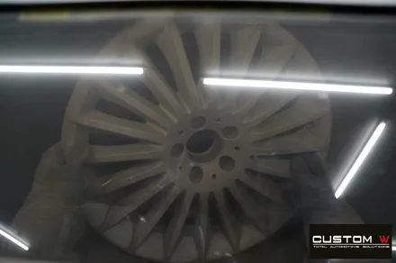 벤츠 S350d 잘못된 휠수리 도색 이력 약품 박리 및 휠 상처 수리 후 고스트 크롬 휠도색 + 블랙 캘리퍼 도색 / 용인 처인구