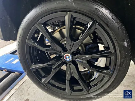 BMW X7 755M 휠수리 후 블랙유광 휠도색 / 용인 처인구