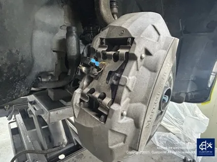 벤츠 E450 쿠페 마차휠 상처 수리 후, 블랙 실버 투톤 유광 휠도색 + 오렌지 캘리퍼 도색 ( 많은 상처의 휠 수리  그리고 지저분한 캘리퍼까지 깔끔하게 도색_! ) / 용인 처인구