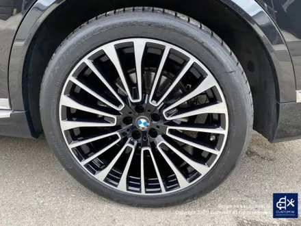 BMW X7 40i 22인치 블랙 폴리시 (블랙 휠도색 + 스포크 전면부 다이아몬드 커팅 가공 블랙 투톤 휠) 세차 관리 유지 보수 관리 용이함 그리고 멋짐 폭발 효과까지_! / 용인 처인구