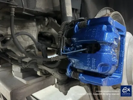 BMW 640D 20인치 휠 상처 수리 후, 고스트 크롬 휠 도색 그리고 블루 캘리퍼 도색까지_! / 용인 처인구