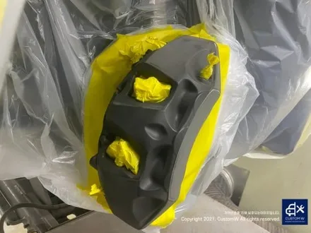 아우디 인증 중고차 상품화 작업  A8L(롱바디)  55TFSI CNC 다이아몬드 커팅 가공을 이용한 블랙 폴리시 휠 커스텀 도색 작업 그리고 블랙 캘리퍼 도색 작업까지_! / 용인 처인구