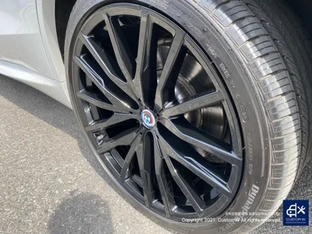BMW X5 G05 22인치 742M 부식 제거 및  휠 상처 수리 후, 블랙 유광 휠도색 / 용인 처인구