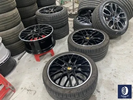 포르쉐 파나메라 GTS 21인치 투톤 스포츠 디자인 휠 상처 수리 후, 다이아몬드 커팅 복원 + 사이드 미러 손상 교체 & 리어 범퍼 손상 복원 도색 / 신품 타이어 교환까지_! / 용인 처인구