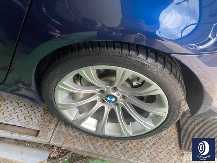 엉망진창 잘못된 휠 수리 도색 이력이 있는 BMW E60 535d (M5 휠) 약품 박리 후, 알루미늄 상태에서 휠 생산공정 동일하게 올바른 공정으로 실버 휠 복원 도색_! / 용인 처인구