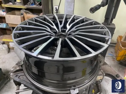 BMW G11 730d 20인치 휠 상처 수리 후, 다이아몬드 커팅 복원 + 브레이크 캘리퍼 부식 / 녹  제거 후, 건메탈 그레이 컬러 도색 / 용인 처인구