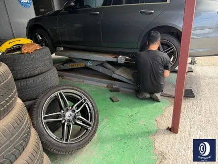 벤츠 W213 E300 AMG 라인 19인치 휠 상처 수리 후, 건메탈 그레이 휠 도색 / 용인 처인구