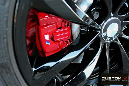 BMW F10 520d 휠 상처 수리 후 블랙유광 휠도색 + 레드 캘리퍼 도색 / 용인 처인구
