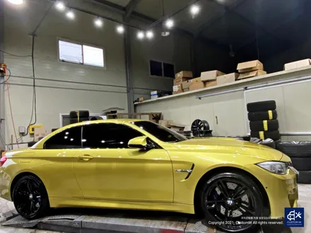 BMW F83 M4 컨버터블 437M 박리 후 블랙유광 휠도색 / 용인 처인구