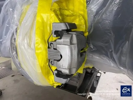 BMW F10 520d M 에어로다이나믹 프로 휠 상처 수리 후, 블랙 유광 휠도색 그리고 부식 많고 분진 고착된 지저분한  캘리퍼도 깔끔하게 환골탈태_! 블루 캘리퍼 도색까지~! / 용인 처인구