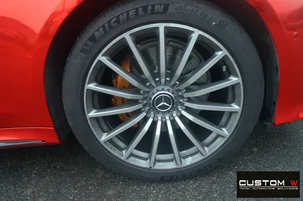 매일 같이 입고 되는  벤츠 GT43 AMG 4 도어 골드 캘리퍼 도색, 하이그로시 블랙 검정 유광 휠도색. / 용인 처인구