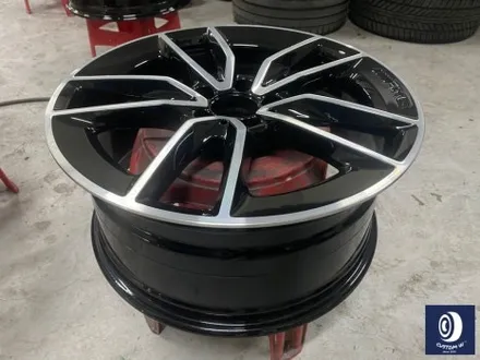벤츠 C43 AMG 휠 상처 수리 후, 다이아몬드 커팅 가공을 이용한 블랙 폴리시 투톤 휠 커스텀 도색 / 용인 처인구