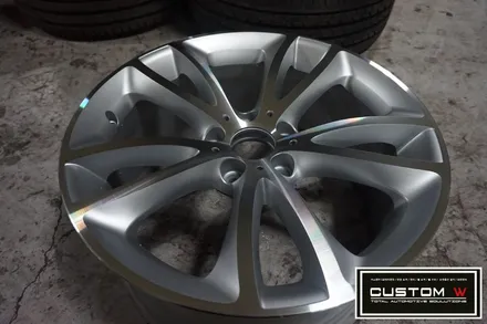 BMW 650i 컨버터블 잘못된 휠수리 이력. 박리후, 다이아몬드 컷팅 휠수리 , 심각한 부식 캘리퍼 녹 제거후, 부식방지 방청 ,코팅 효과 겸비한 캘리퍼 도색 작업 까지.! / 용인 처인구