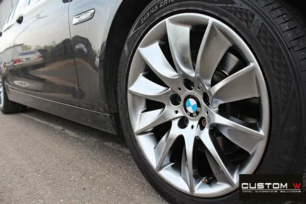 BMW F10 528i 터빈휠 수리 후 고스트 크롬 휠도색 + 심각한 부식 제거 후 블랙 캘리퍼 도색 / 용인 처인구