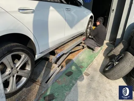 벤츠 W213 E300 18인치 휠 상처 수리 후, 다이아몬드 커팅 가공을 이용한 블랙 폴리시 휠 만들기_! / 용인 처인구