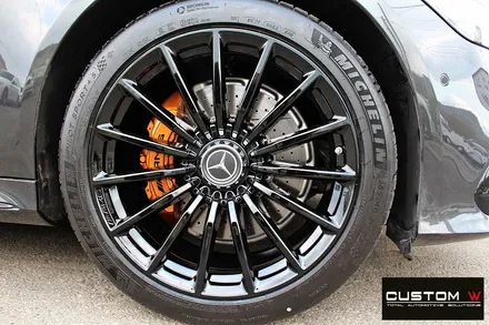 벤츠 GT43 AMG 블랙유광 휠 도색 + 카본 세라믹 골드 캘리퍼 도색 (블랙 차량) / 용인 처인구
