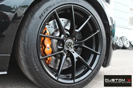 비포장도로에서 손상된  BMW F80 M3 반무광 휠 복원, 카본 세라믹 골드 캘리퍼 도색 / 용인 처인구