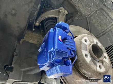 역대급 분진 제거! BMW F10 528i 휠수리 후 블랙유광 휠도색 + 블루 캘리퍼 도색 / 용인 처인구