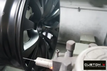 BMW 5GT 잘 못된 휠수리로 엉망이 된 휠 재작업. 다이아몬드 커팅 블랙 폴리시 휠로 재탄생 그리고  캘리퍼 도색까지.! / 용인 처인구