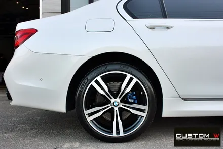BMW G12 750Li 잘못된 캘리퍼 블루 캘리퍼로 재작업 + 648M 휠 다이아몬드 컷팅 가공을 이용한 블랙 폴리시 휠로 변신! / 용인 처인구