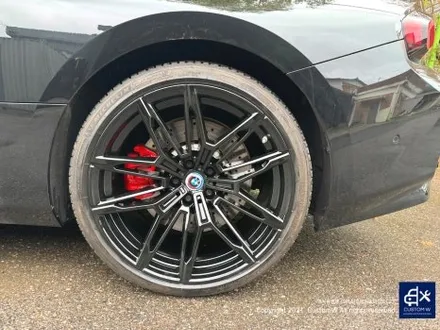 BMW G87 M2 930M 블랙 유광 휠도색 + 레드 캘리퍼 도색 / 용인 처인구