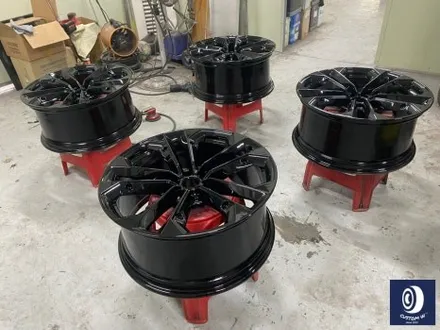 아우디 Q7 55TFSI 플라스틱 커버가 장착된 21인치 휠 블랙 유광 휠도색 + 부식 제거 후, 건메탈 그레이 캘리퍼 도색 / 용인 처인구