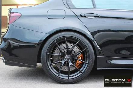 비포장도로에서 손상된  BMW F80 M3 반무광 휠 복원, 카본 세라믹 골드 캘리퍼 도색 / 용인 처인구
