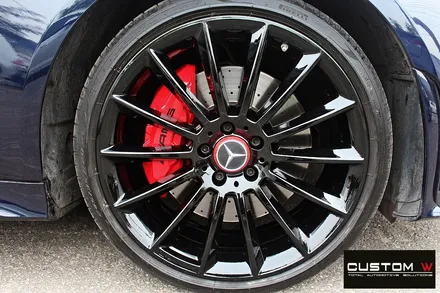 벤츠 CLS400d 휠 상처 수리 후 블랙유광 휠도색 + 레드 캘리퍼 도색 / 용인 처인구