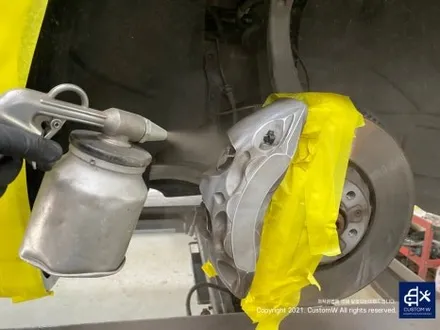 아우디 A7 50TDI 20인치 휠 상처 수리 후, 다이아몬드 커팅 가공을 이용한 블랙 폴리시 휠 커스텀 도색 작업 그리고 레드 캘리퍼 도색 작업까지_! / 용인 처인구