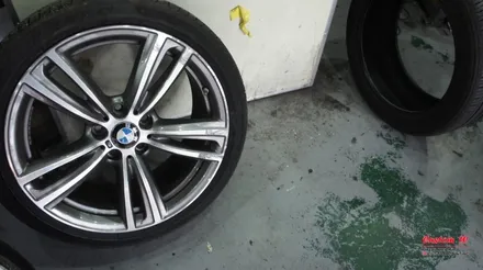 심각한 수준의 주차 스크래치가 생긴 BMW 428I 조수석 앞,뒤 휠 다이아몬드컷팅 휠수리로 복원을 했습니다. / 용인 처인구