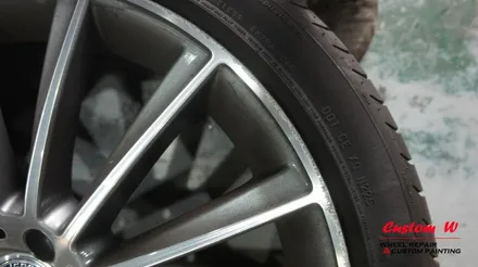 벤츠 S500 상처난 휠 다른 휠과의 이질감없도록 다이아몬드컷팅 휠수리. / 용인 처인구