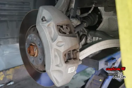 아우디 Q7 휠 상처수리 후 블랙유광 휠도색, 레드 캘리퍼도색(BREMBO로고) / 용인 처인구
