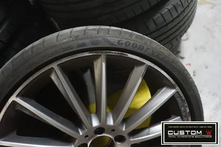 벤츠 W205 C250d 블랙유광 휠도색, 레드 캘리퍼도색. / 용인 처인구