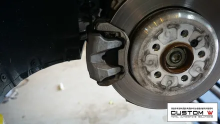 BMW G30 5시리즈 블랙유광 휠도색, M퍼포먼스 블루 캘리퍼도색. / 용인 처인구