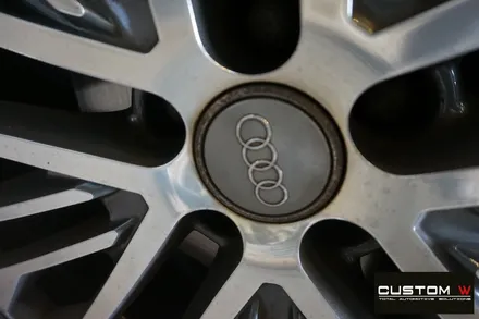 아우디 A6 55TDI 휠 상처 수리 후, 블랙 유광 휠도색, 캘리퍼 도색. / 용인 처인구