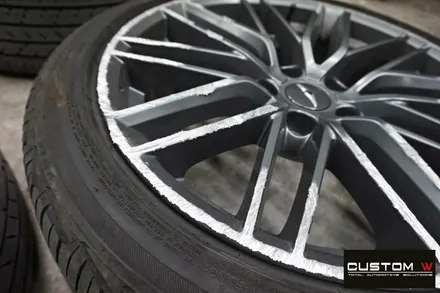 아이고 이걸 어쩌나... 험난했던 제네시스 G70 휠 상처 수리 후, 블랙유광 휠 도색 / 용인 처인구