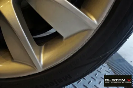 BMW F10 528i 터빈휠 수리 후 고스트 크롬 휠도색 + 심각한 부식 제거 후 블랙 캘리퍼 도색 / 용인 처인구
