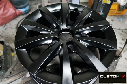 벤츠 B200d 밋밋한 실버 휠을 다이아몬드 컷팅 가공을 통해 블랙 폴리시 휠로 멋지게 변신! / 용인 처인구