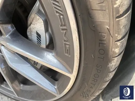 벤츠 C43 AMG 휠 상처 수리 후, 다이아몬드 커팅 가공을 이용한 블랙 폴리시 투톤 휠 커스텀 도색 / 용인 처인구