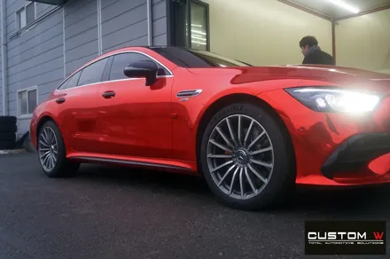 매일 같이 입고 되는  벤츠 GT43 AMG 4 도어 골드 캘리퍼 도색, 하이그로시 블랙 검정 유광 휠도색. / 용인 처인구