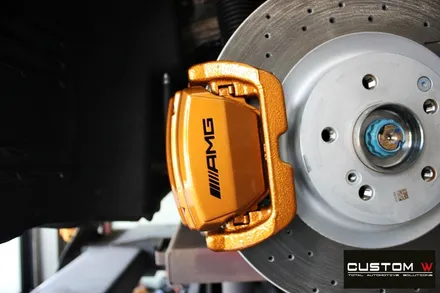 벤츠 GT43 AMG 신차 출고 전 블랙유광 휠도색 + 카본 세라믹 골드 캘리퍼 도색 / 용인 처인구