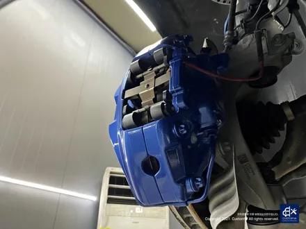BMW i4 M50 기존 도색 제거 약품 박리 후, 블랙 폴리시 휠 + 블루 캘리퍼 도색 / 용인 처인구
